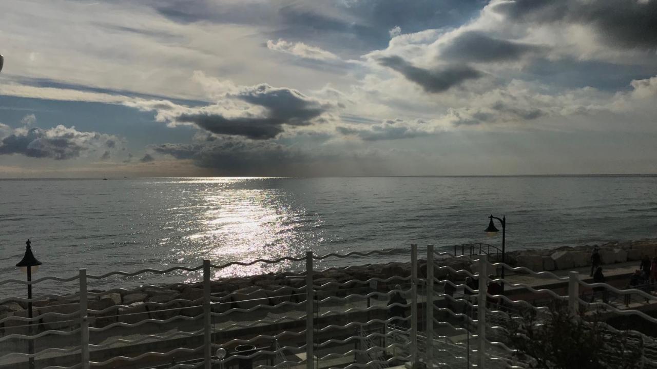 Ca Dell'Angelo - Caorle Aparthotel Екстериор снимка